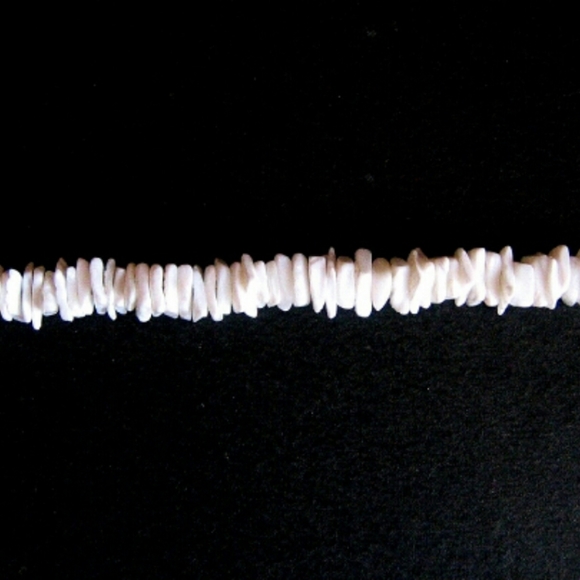 White puka shells necklace 18 in long - Picture 2 of 2